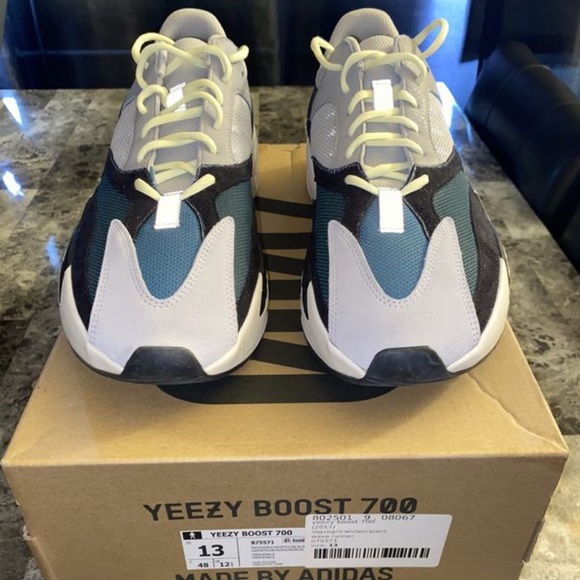 yeezy 700 wave runner size 13